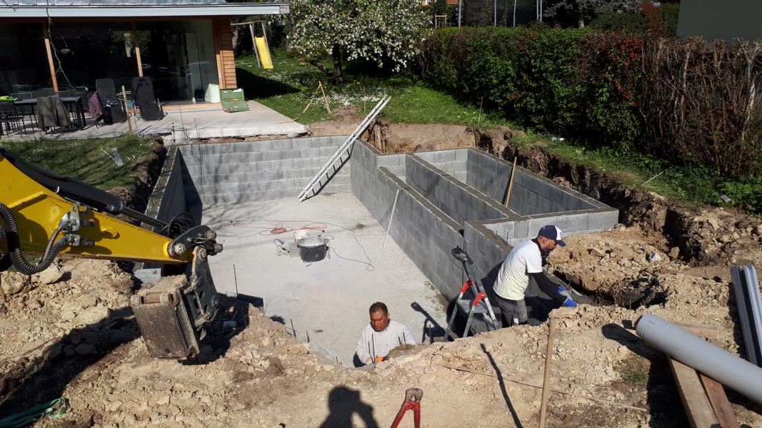 Terrassement et murs pour une Biopiscine